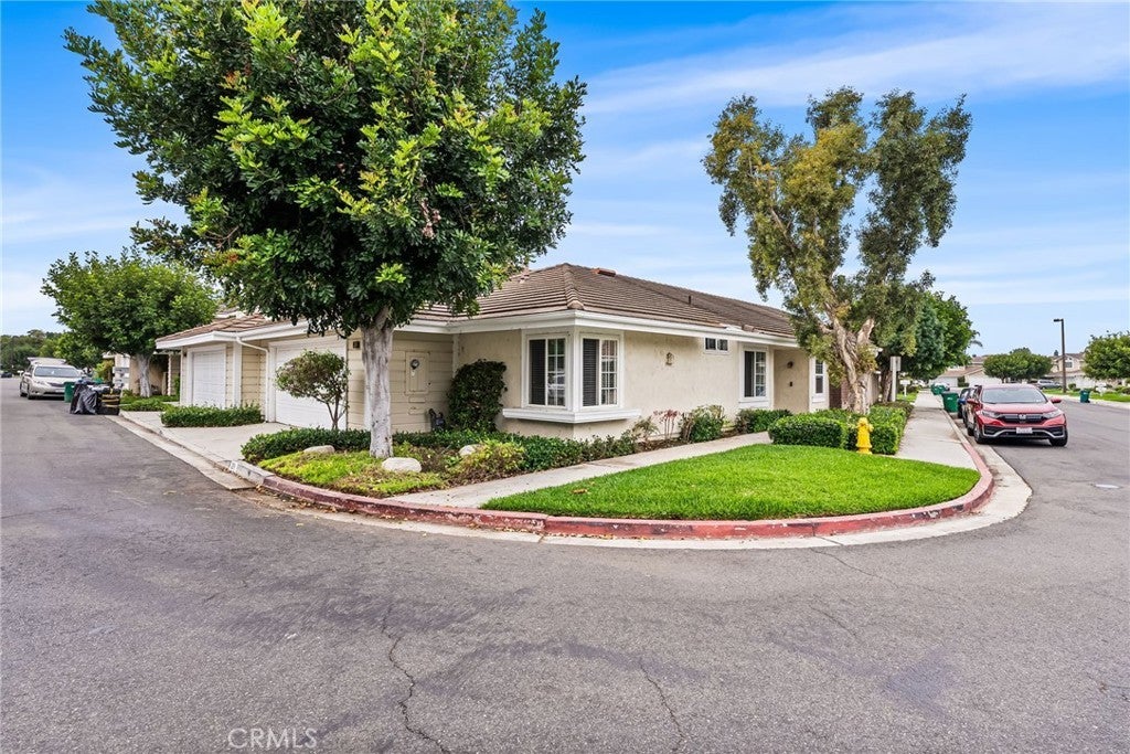 Photo of Listing #OC25226363