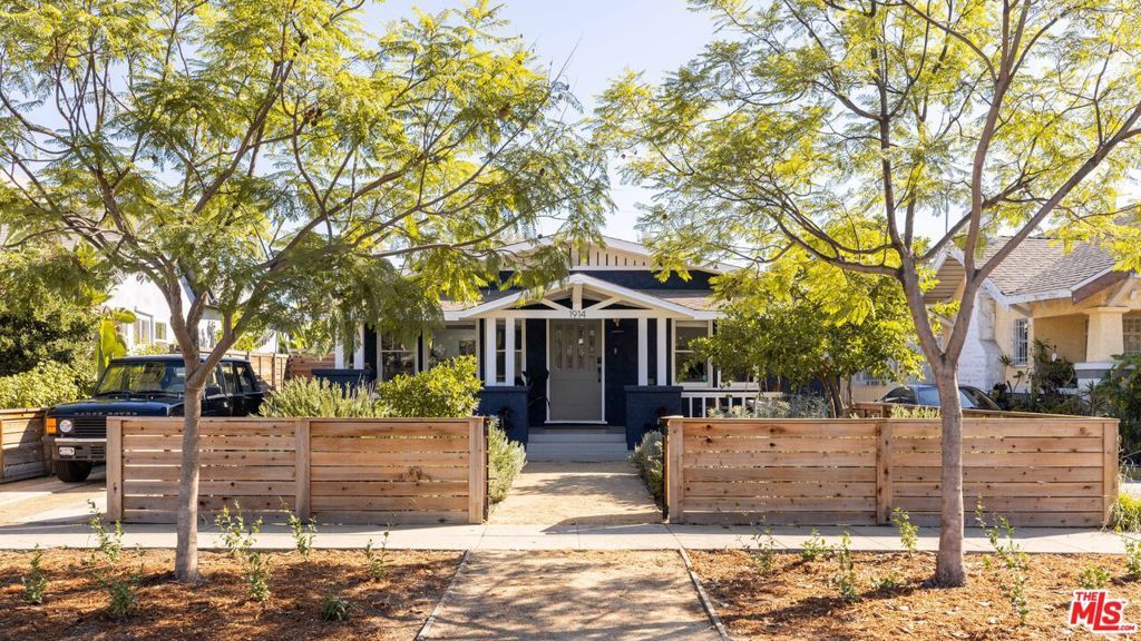 Photo of Listing #25597361