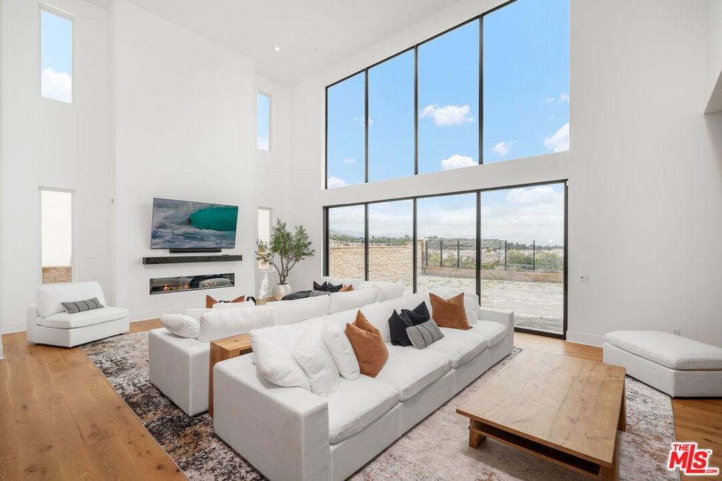 Photo of Listing #25598643