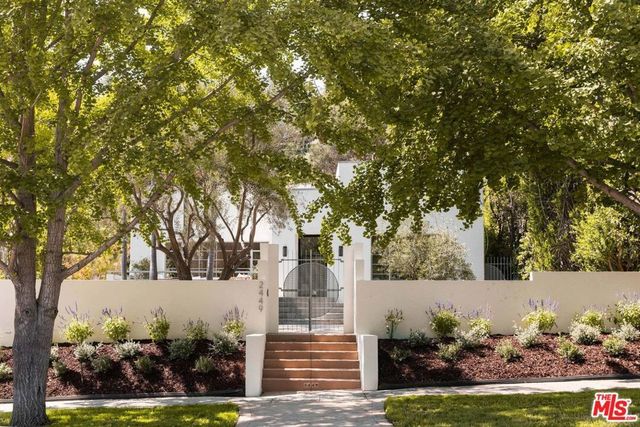 2449 N Commonwealth Avenue, Los Angeles