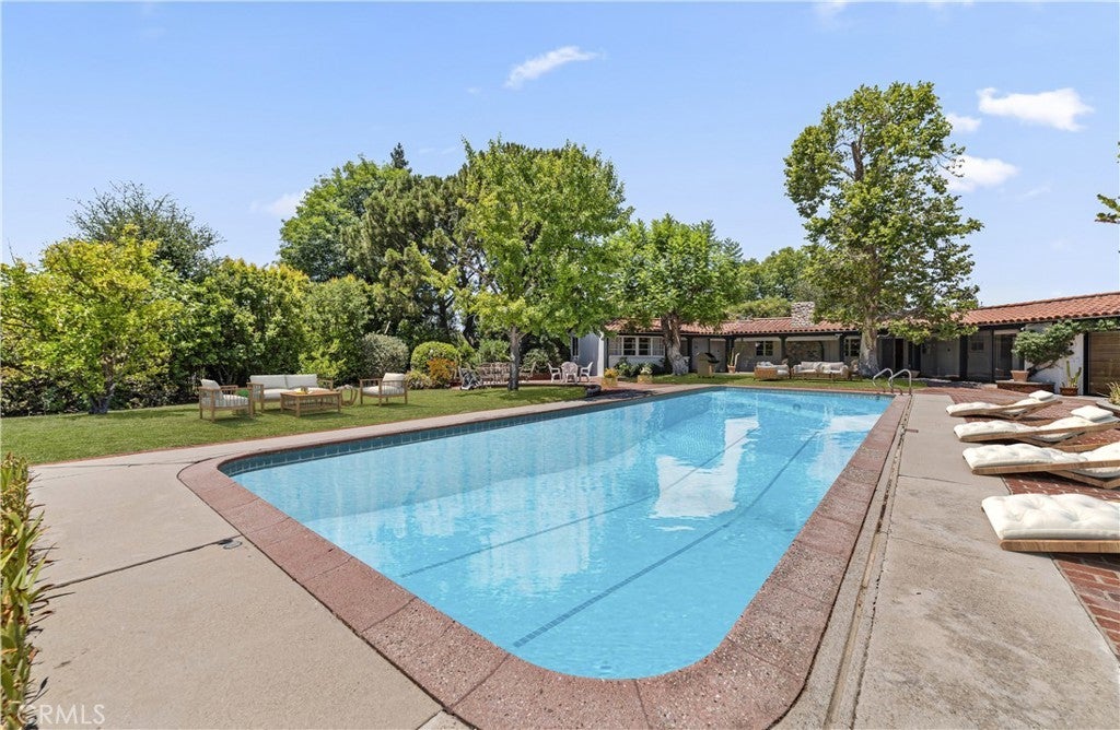 Photo of Listing #SR25164822