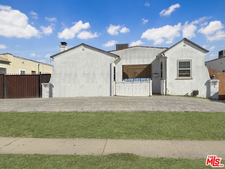 Photo of Listing #25599397