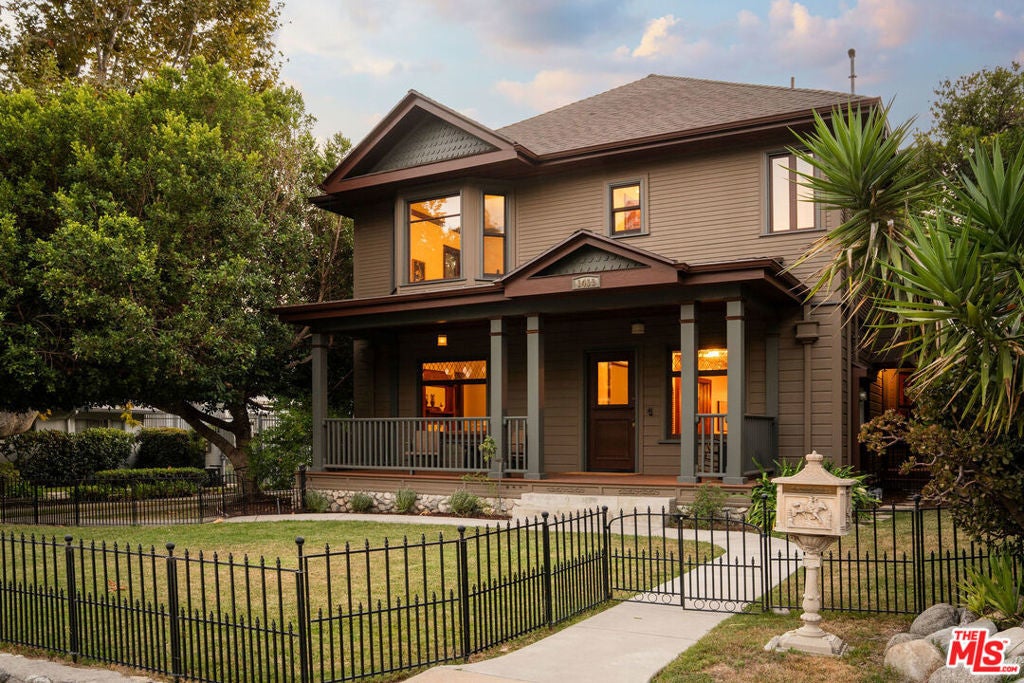 Photo of Listing #25599289