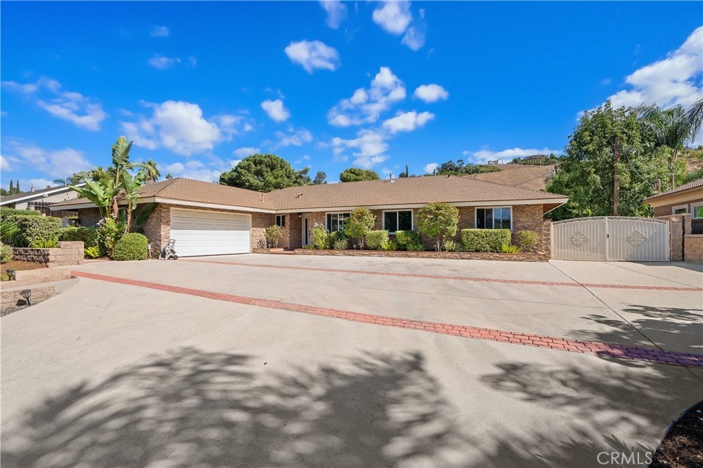 Photo of Listing #IV25228691