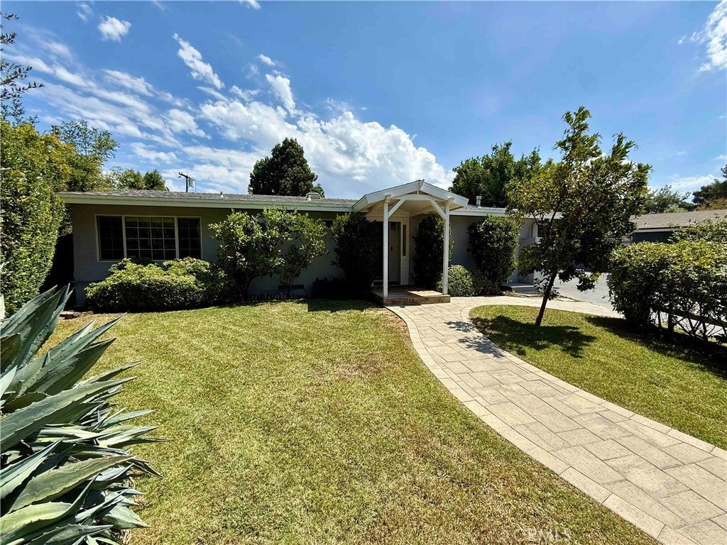 Photo of Listing #SR25228803