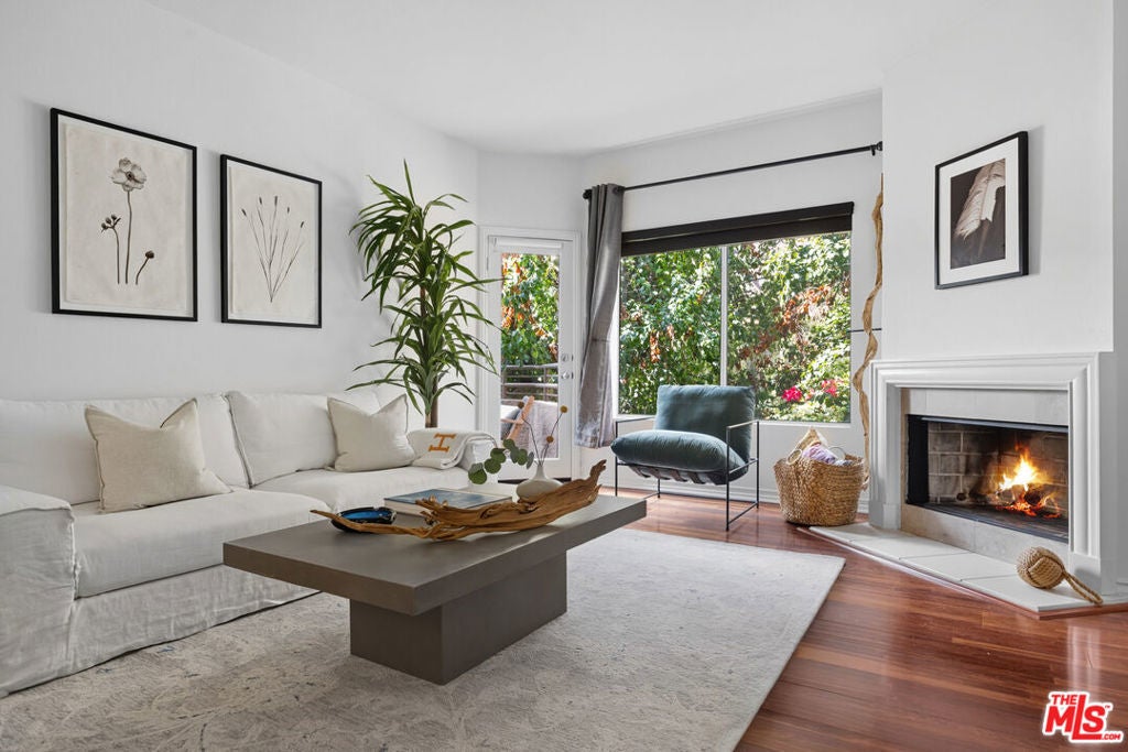 Photo of Listing #25599699