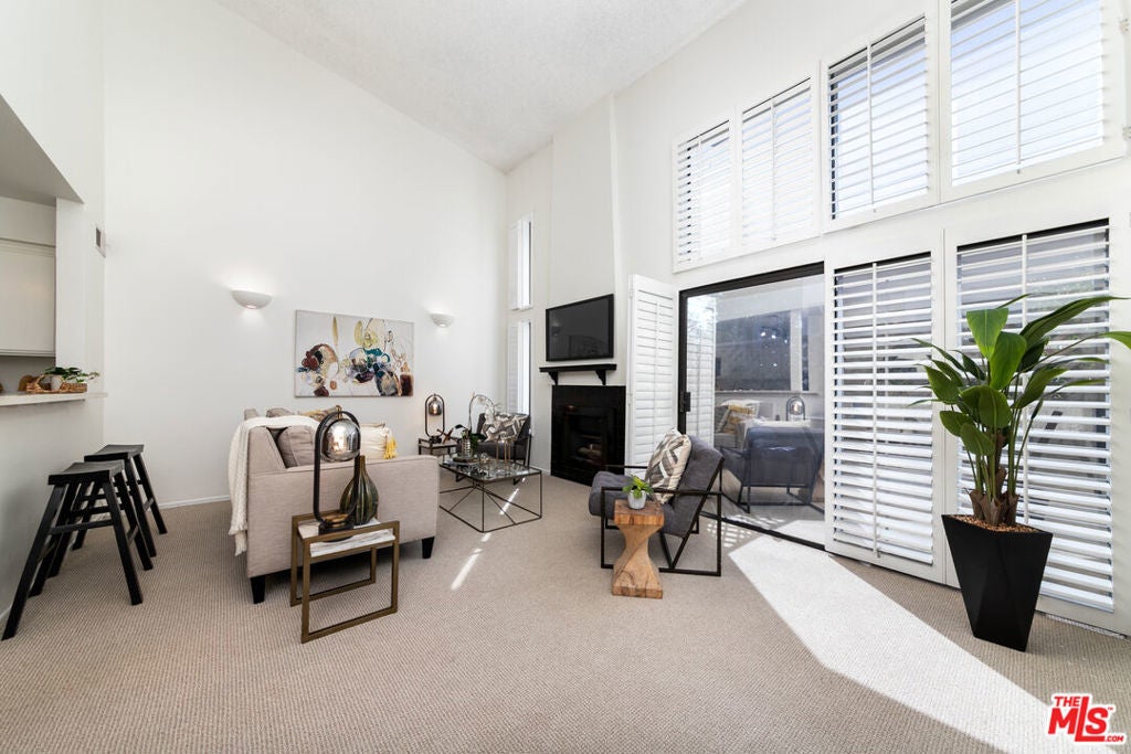 Photo of Listing #25599295