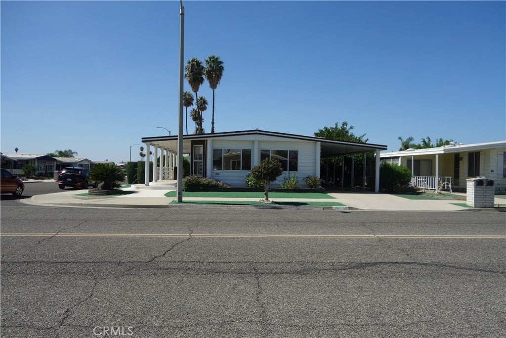 Photo of Listing #IV25229218