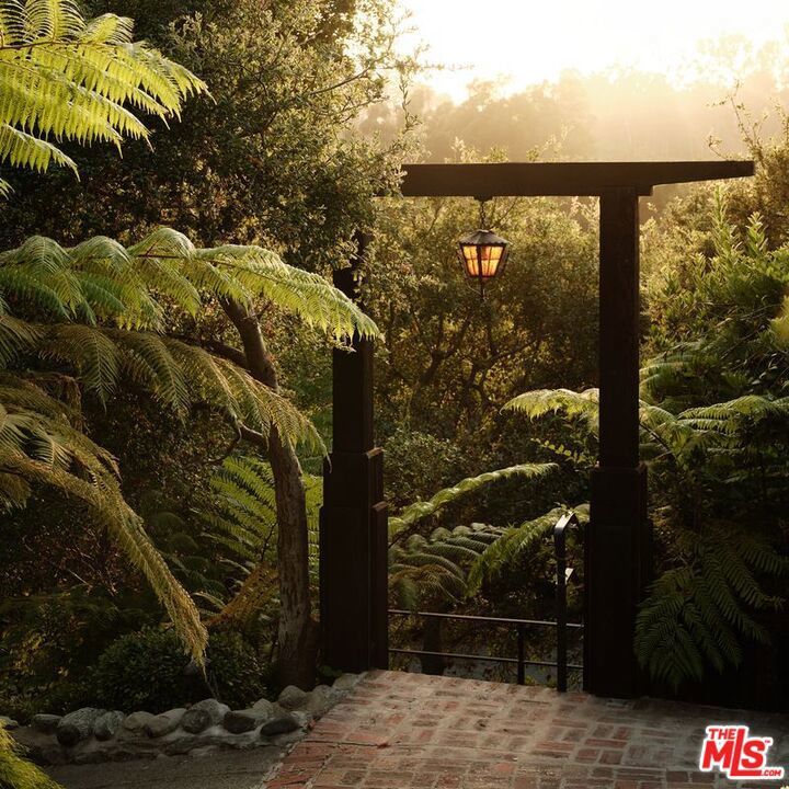 Photo of Listing #25599705