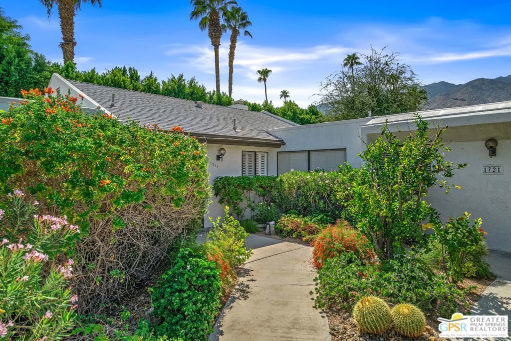 1729 Capri Circle, Palm Springs