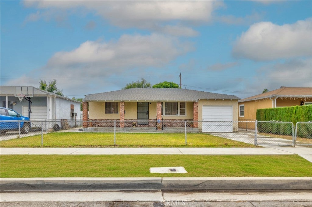 Photo of Listing #DW25229441