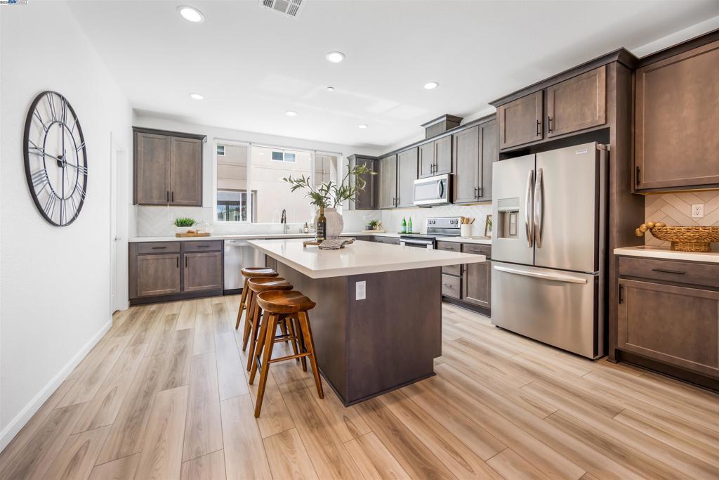 Photo of Listing #41113297