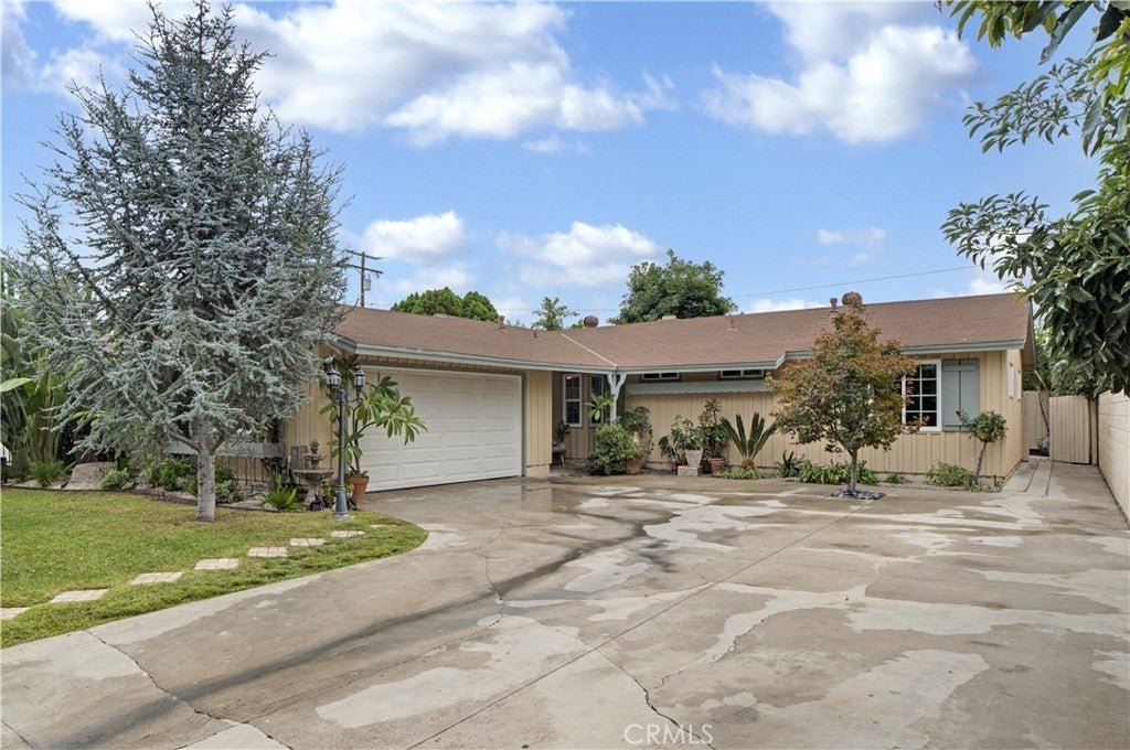 Photo of Listing #SR25229622