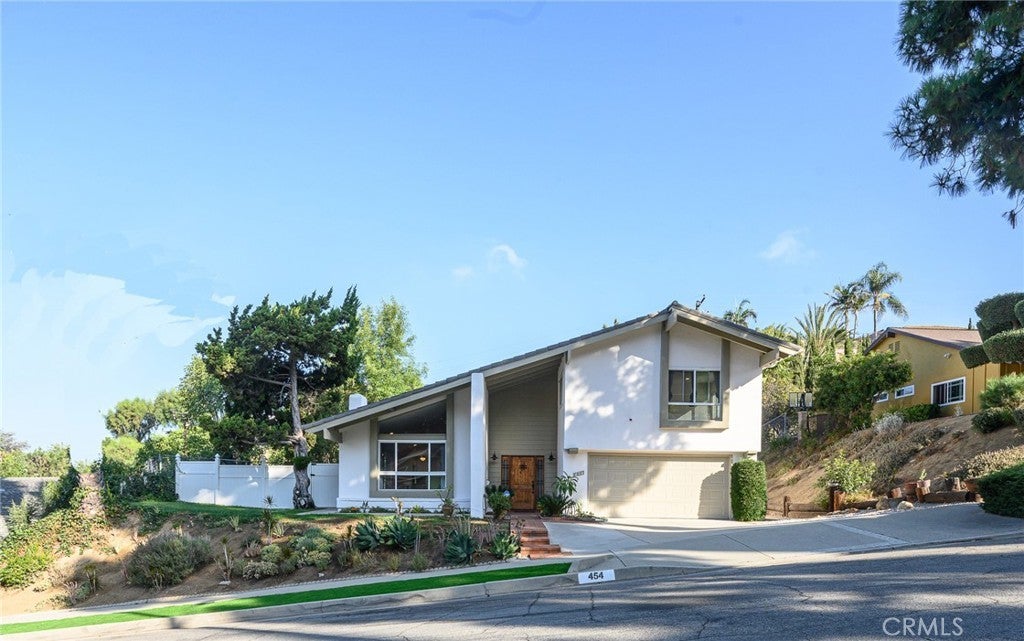 Photo of Listing #TR25228008