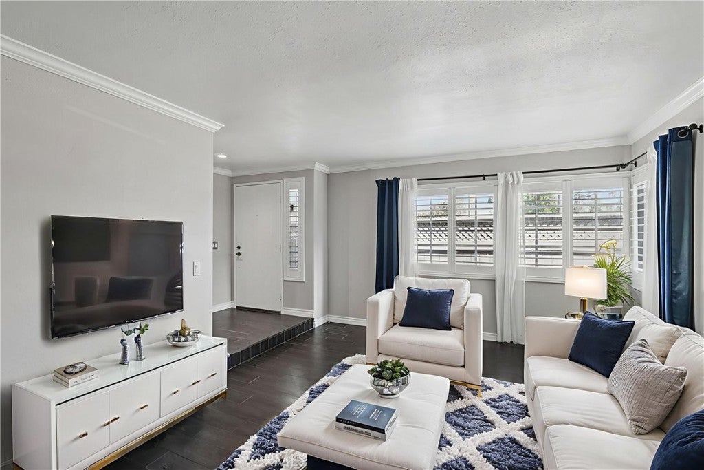 Photo of Listing #IV25230044