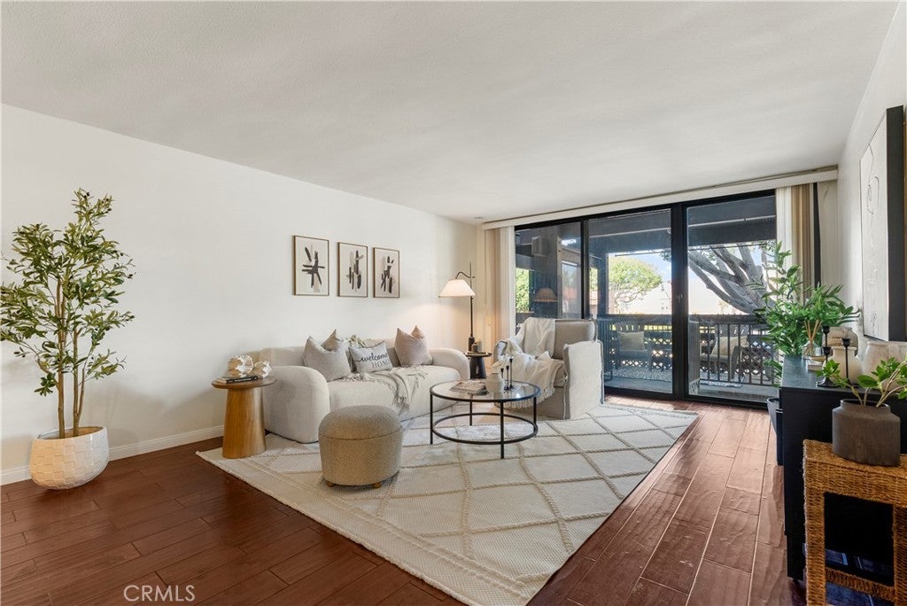 Photo of Listing #SR25193678