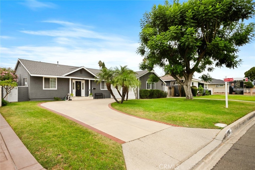 Photo of Listing #DW25230943