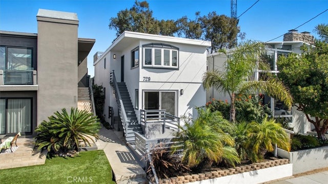 729 Longfellow, Hermosa Beach.