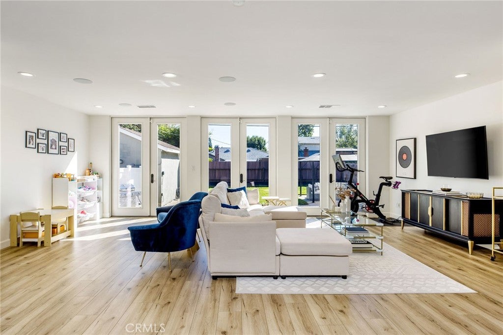 Photo of Listing #SR25230169