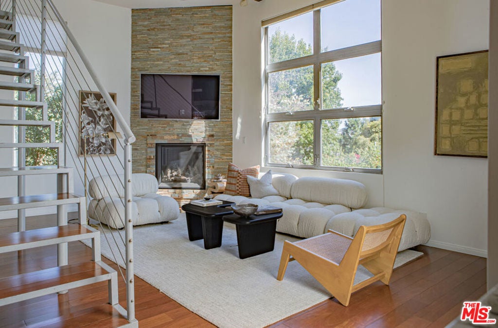 Photo of Listing #25600473