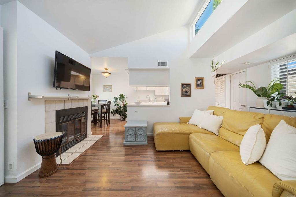 Photo of Listing #PTP2507533