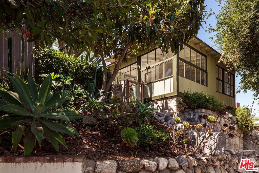 Photo of Listing #25591183