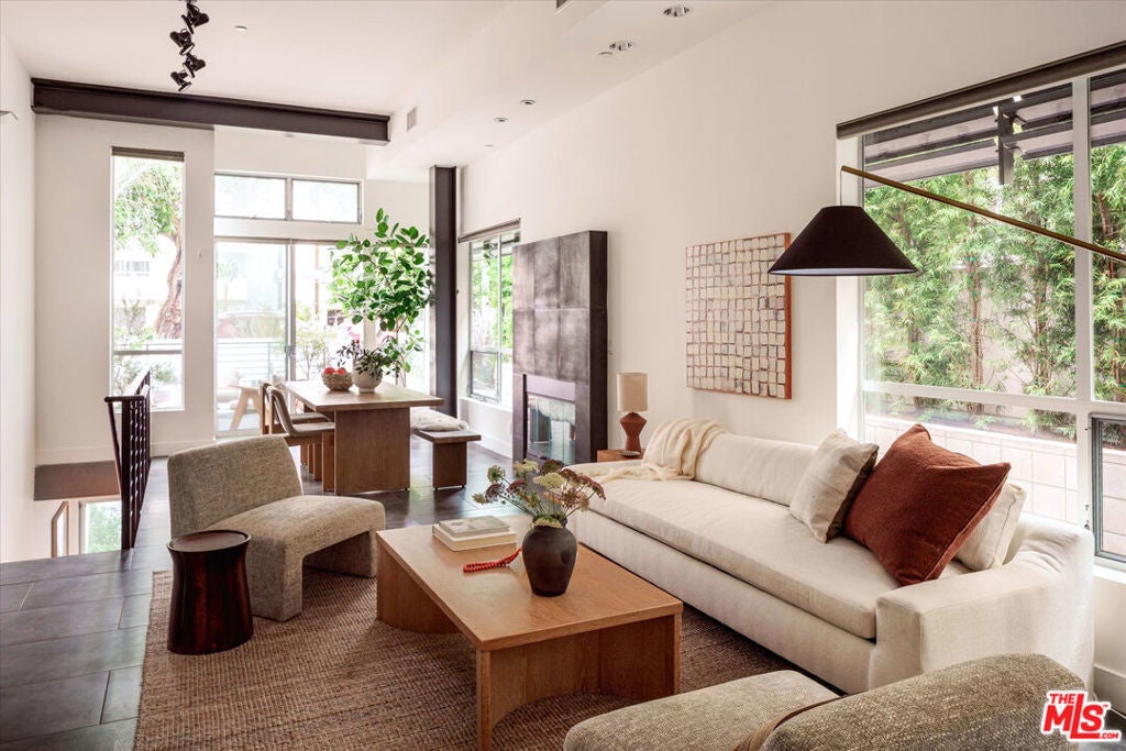 Photo of Listing #25600695