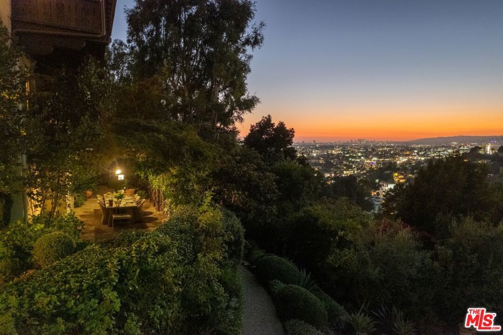 Photo of Listing #25590147