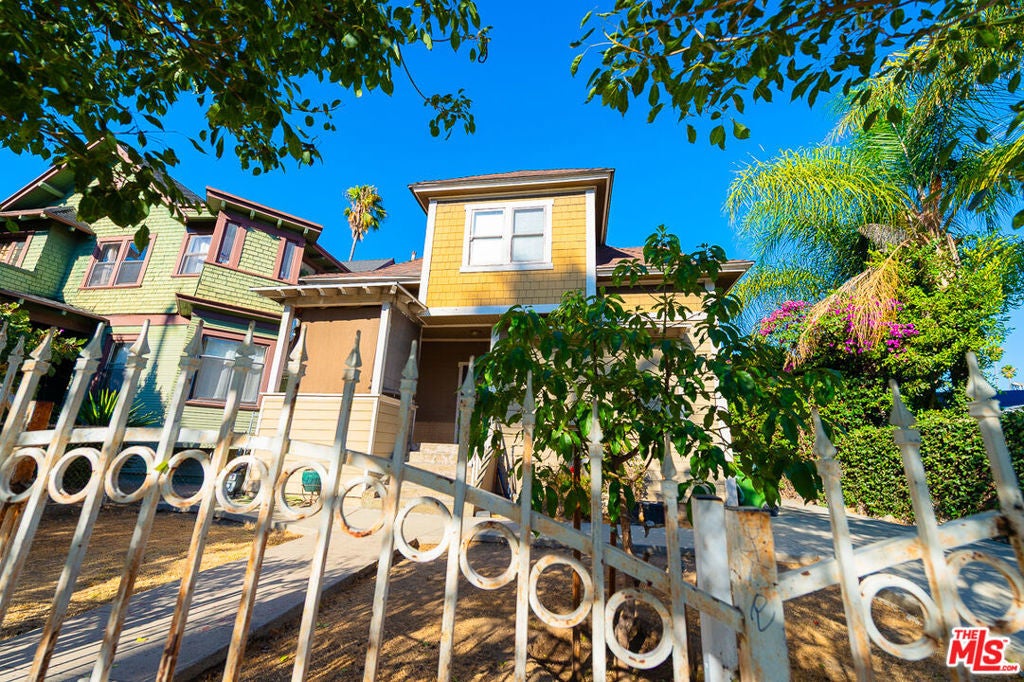 Photo of Listing #25601157