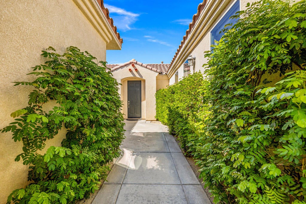 42269 Whisper Rock Street, Indio