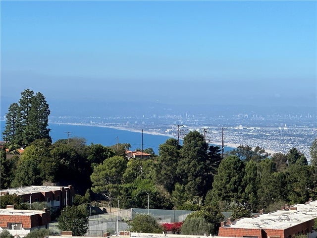 28170 S Ridgecove, Rancho Palos Verdes.