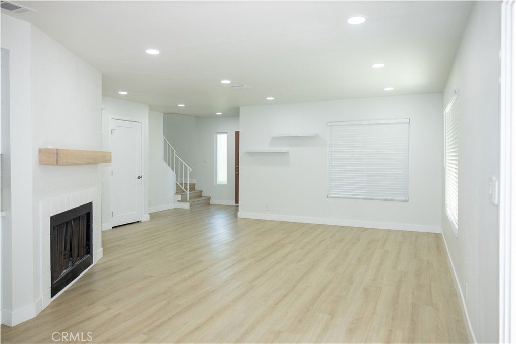 Photo of Listing #IV25233144