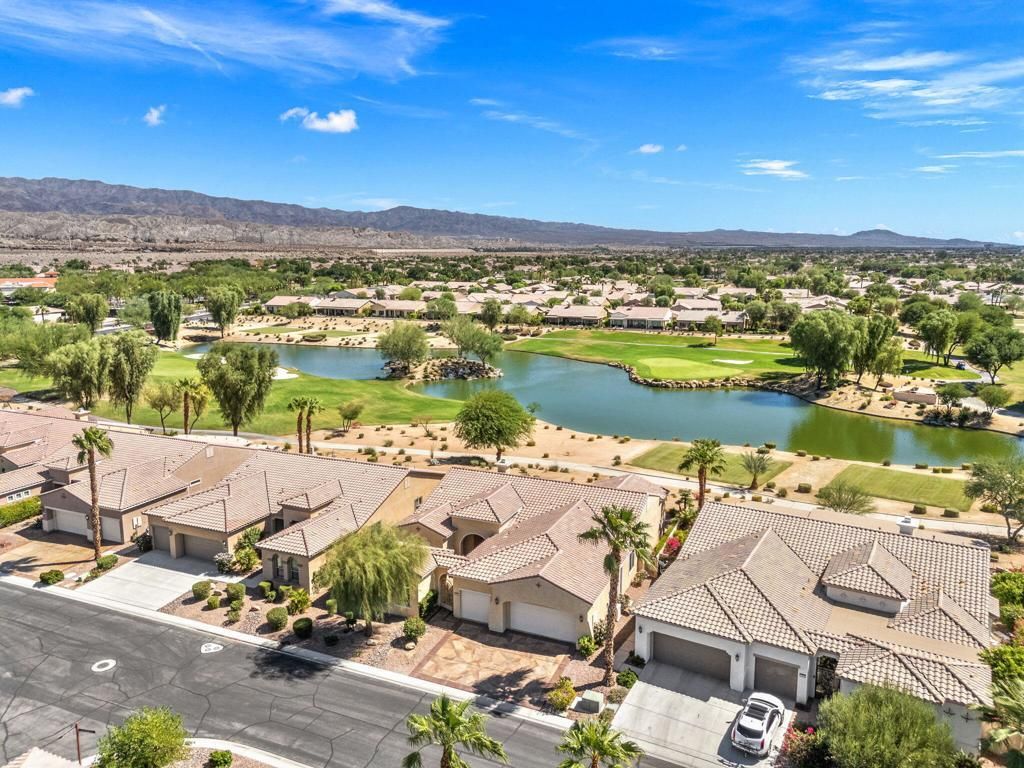 81197 Avenida Neblina, Indio