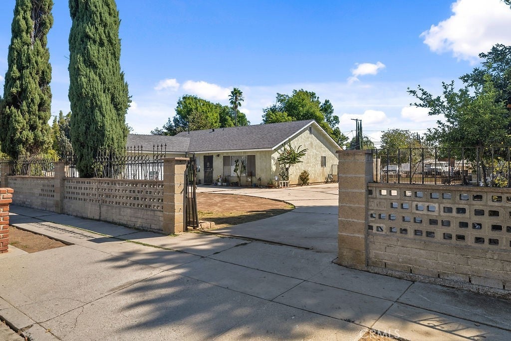 Photo of Listing #SR25235714