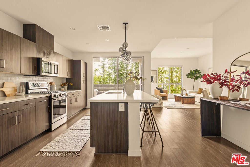 Photo of Listing #25602199