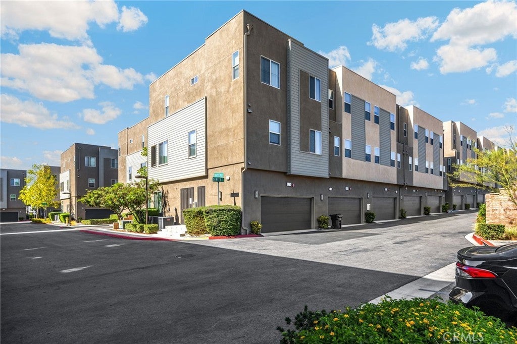 Photo of Listing #OC25235222