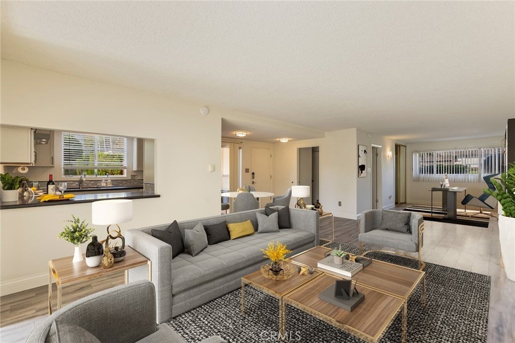 Photo of Listing #SB25234105