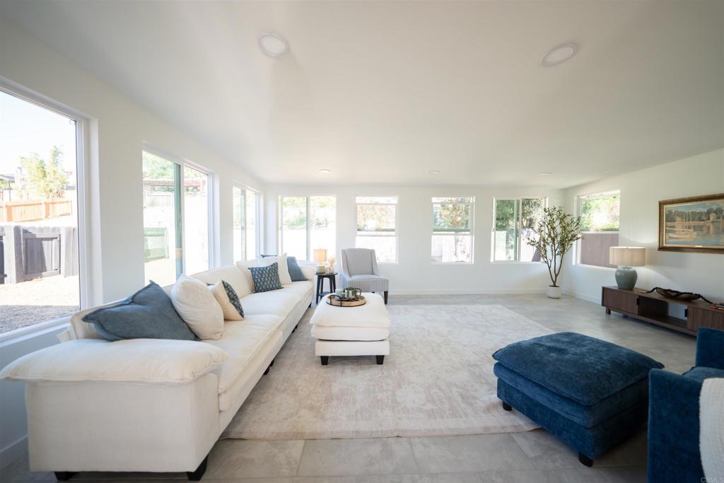 Photo of Listing #PTP2507689