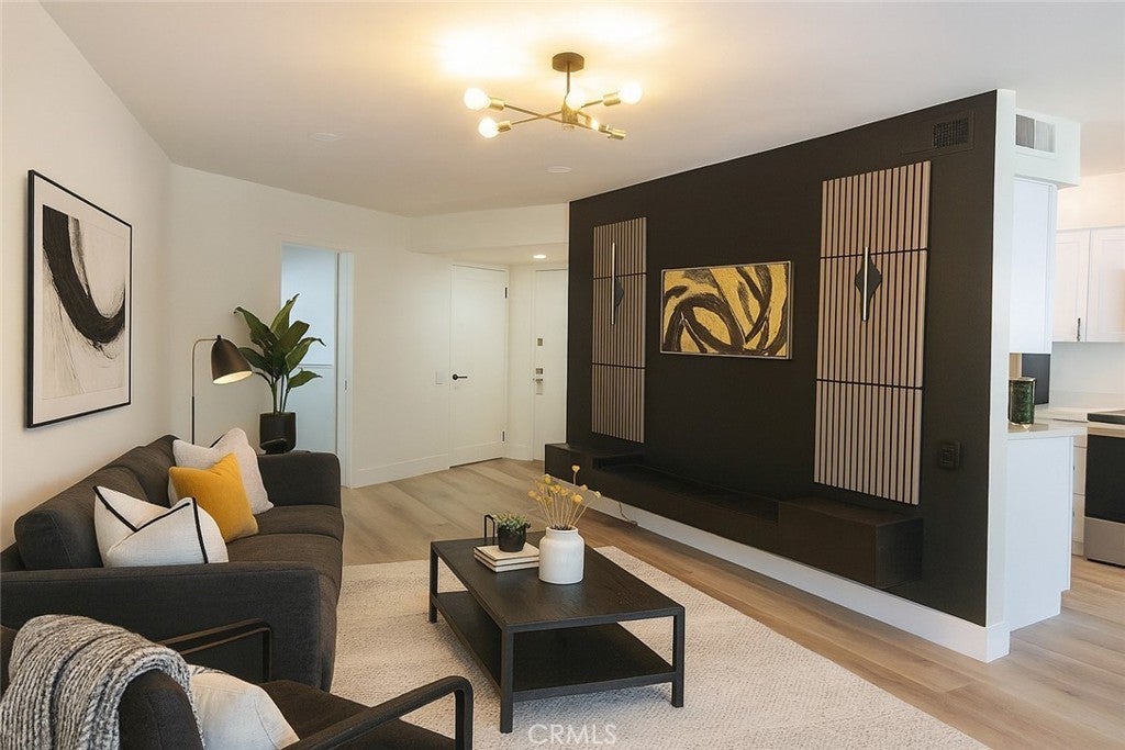 Photo of Listing #OC25232949