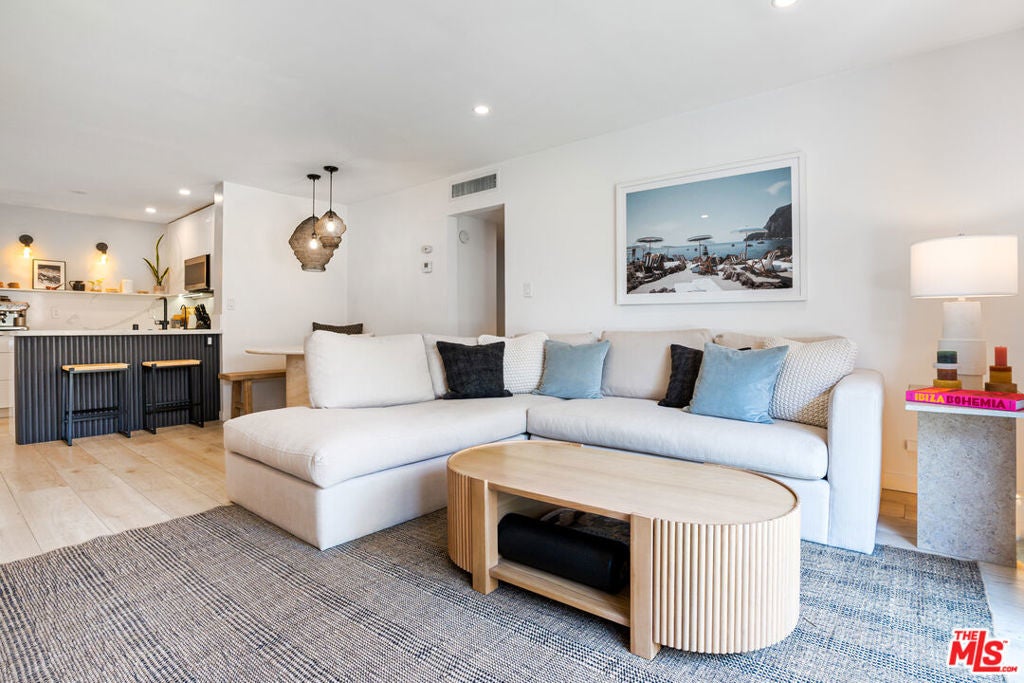 Photo of Listing #25603233