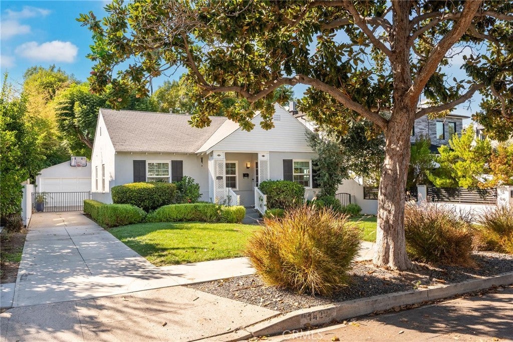 Photo of Listing #SR25232756