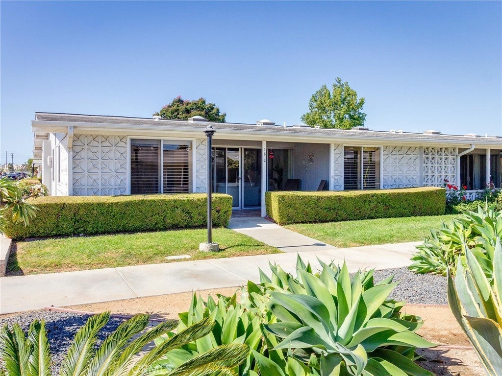 Photo of Listing #PW25236424