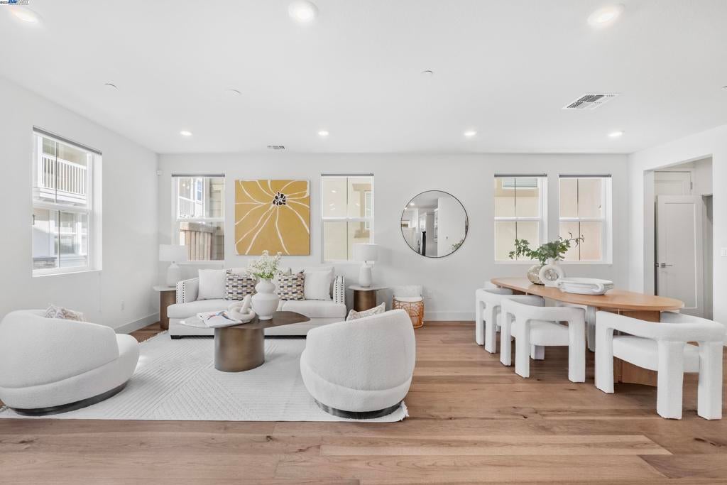 Photo of Listing #41114334