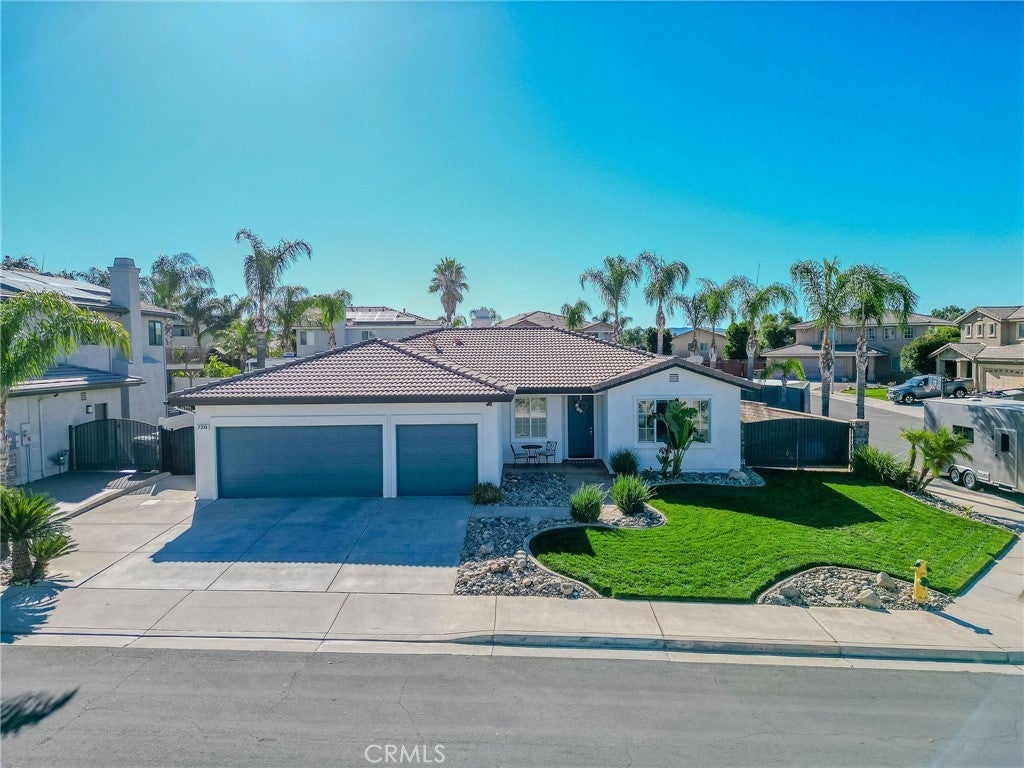 Photo of Listing #IV25233980