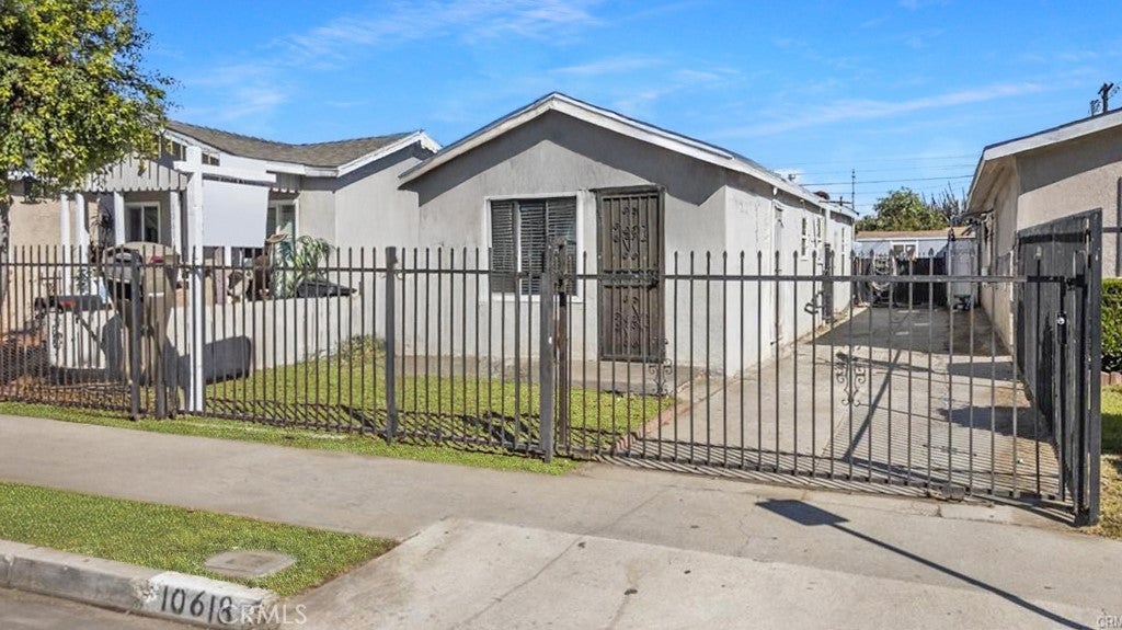 Photo of Listing #SR25236505