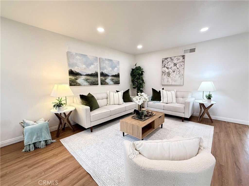 Photo of Listing #PW25236678