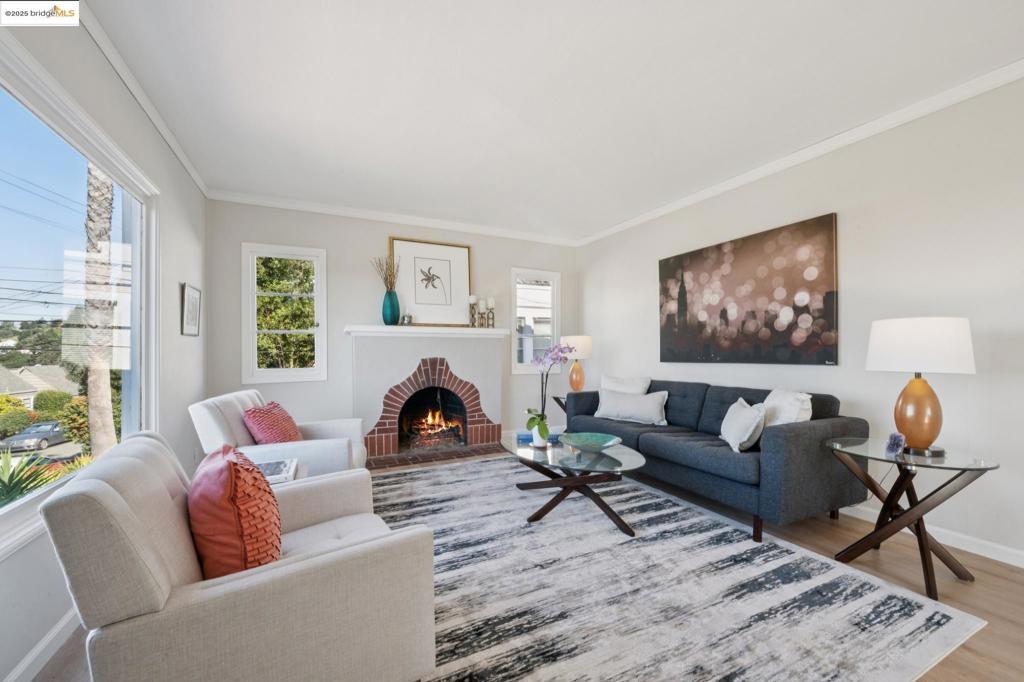 Photo of Listing #41114452