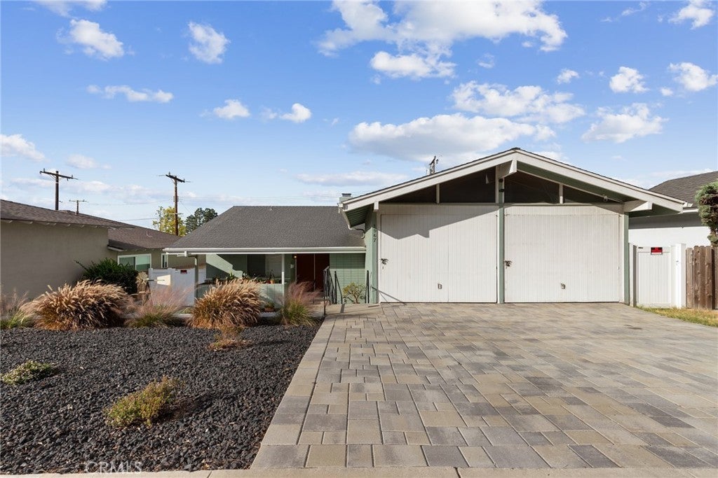 Photo of Listing #PW25236947