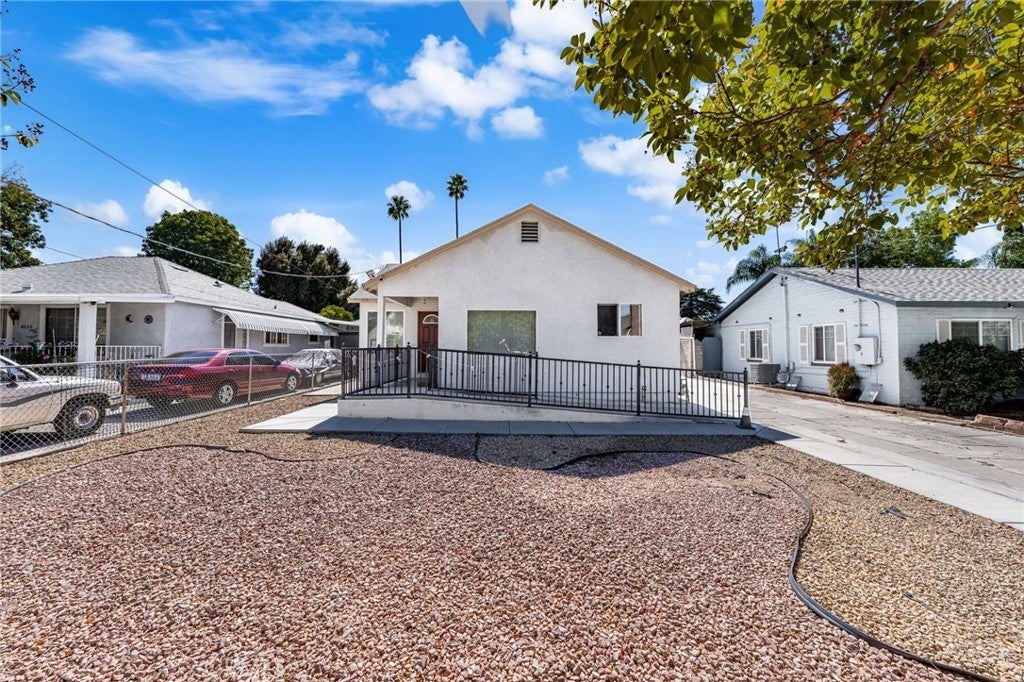 Photo of Listing #IV25237614