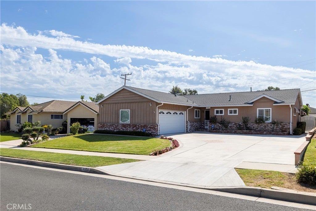 Photo of Listing #PW25235240